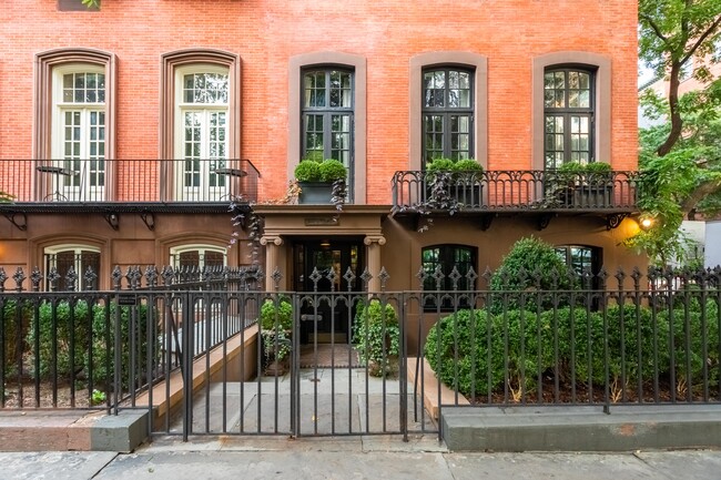 1 Gramercy Park West