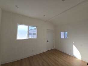 1547 W 82nd St in Los Angeles, CA - Building Photo - Building Photo