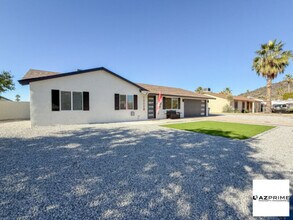 13220 N 14th Ave in Phoenix, AZ - Building Photo - Building Photo