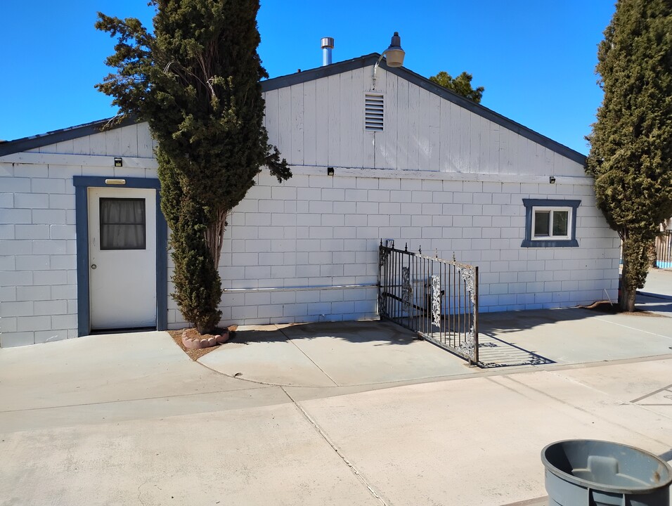 21272 Morro Rd in Apple Valley, CA - Building Photo