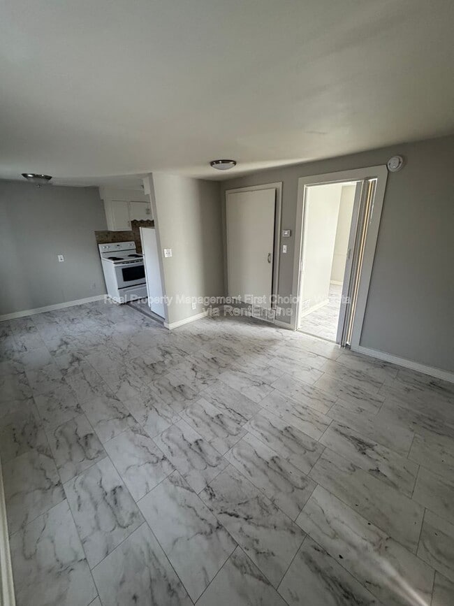 328 N Volutsia in Wichita, KS - Building Photo - Building Photo