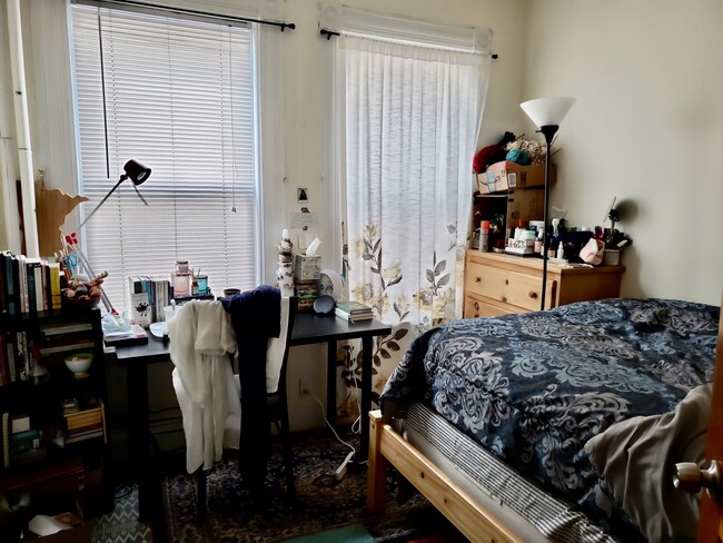 54 Beacon St, Unit #2 in Somerville, MA - Building Photo - Building Photo