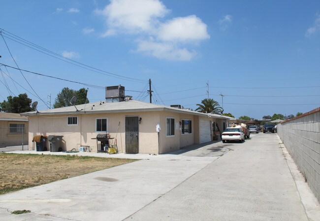 10507 Buford Ave in Inglewood, CA - Building Photo - Building Photo