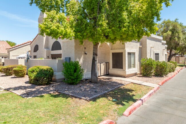 1111 W Summit Pl