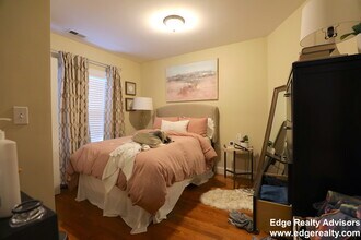 55 Dunboy St, Unit 2 in Boston, MA - Foto de edificio - Building Photo