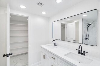 2115 Independence St in New Orleans, LA - Building Photo - Building Photo