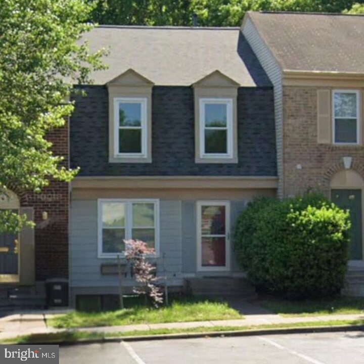 10728 Wakeman Dr in Fredericksburg, VA - Building Photo