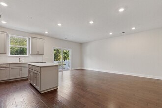 351 Foundry St in Phoenixville, PA - Building Photo - Building Photo