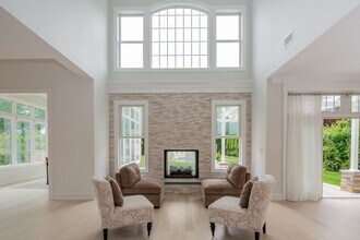 74 Post Ln in Southampton, NY - Building Photo - Building Photo