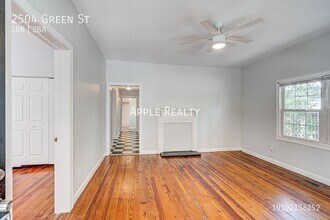 2504 Green St in Durham, NC - Building Photo - Building Photo