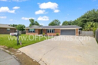 1112 Coral Dr in Niceville, FL - Building Photo - Building Photo