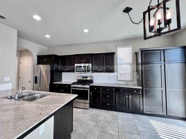 3704 Savant Ln in Clovis, CA - Building Photo - Building Photo