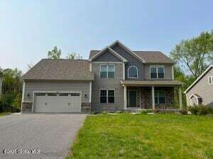 86 Fiddlers Ln in Latham, NY - Building Photo
