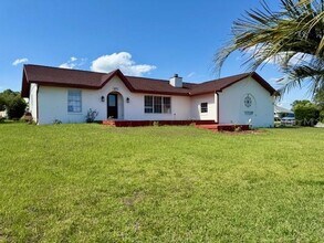 8770 SW 196th Terrace Rd in Dunnellon, FL - Building Photo - Building Photo