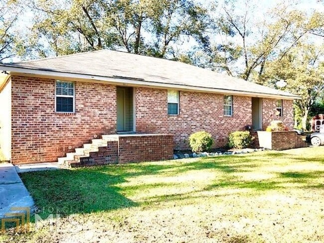 property at 1006 Lucy Ln