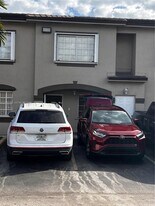 8000 W 28th Ct in Hialeah Gardens, FL - Building Photo