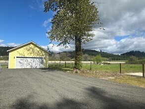 25285 Salmon River Hwy in Willamina, OR - Building Photo - Building Photo