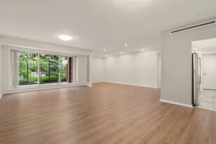 130 Mt Auburn St in Cambridge, MA - Building Photo