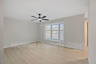 3325 Hermoso Dr in Florissant, MO - Building Photo - Building Photo