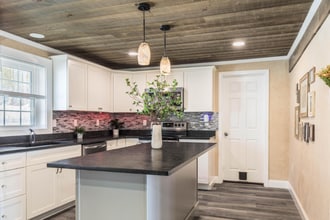 730 Mammoth Rd in Manchester, NH - Foto de edificio - Building Photo