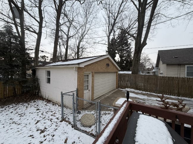 821 Davis Ave in Cuyahoga Falls, OH - Building Photo - Building Photo