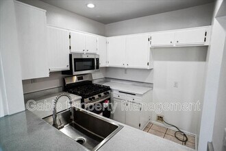 23633 Del Monte Dr in Santa Clarita, CA - Building Photo - Building Photo