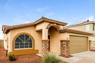 1615 E Ash Ave in Buckeye, AZ - Foto de edificio - Building Photo