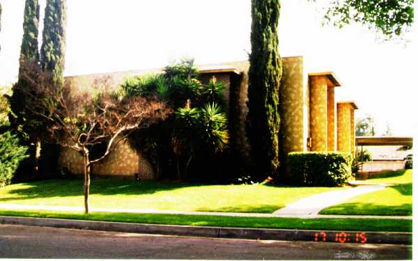 11169 Poplar St in Loma Linda, CA - Foto de edificio