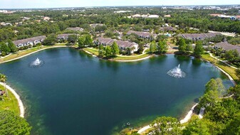 8933 Manor Loop, Unit 108 in Bradenton, FL - Building Photo