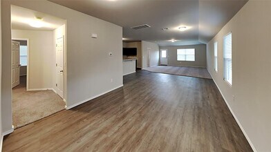 11744 NW 99th Ter in Yukon, OK - Building Photo - Building Photo