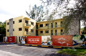 3101 SW 27th Ave in Coconut Grove, FL - Building Photo - Building Photo