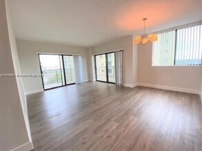3530 SW 22nd St in Miami, FL - Building Photo - Building Photo
