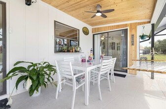 129 Mark Twain Ln in Rotonda West, FL - Building Photo - Building Photo