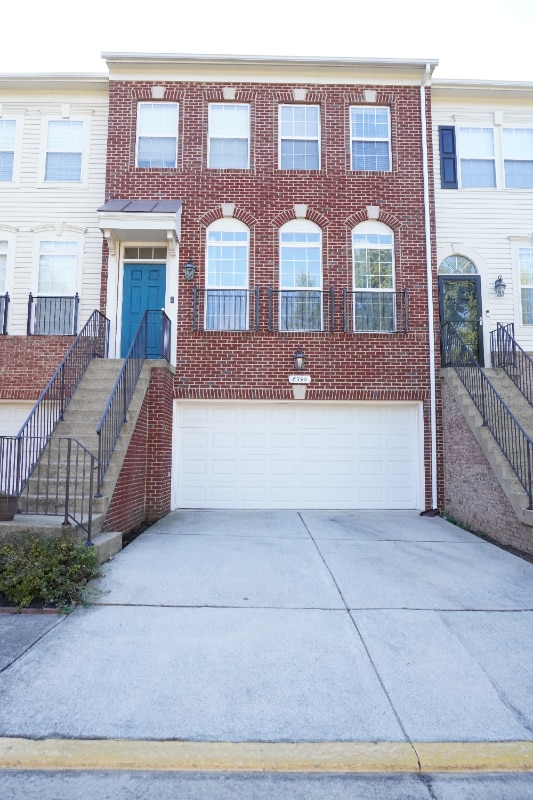 property at 8596 Wyngate Manor Ct