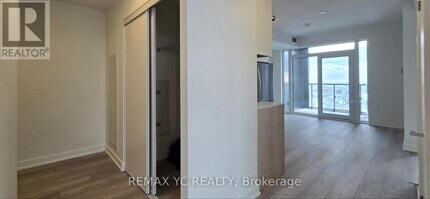 1007 The Queensway in Toronto, ON - Building Photo - Building Photo