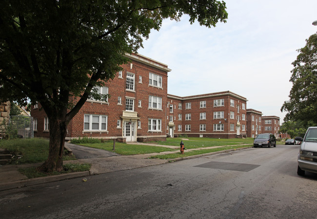 118-148 N Lawn Ave in Kansas City, MO - Building Photo - Building Photo