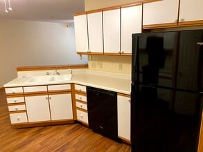 3804 Creek Hill Dr in Bettendorf, IA - Foto de edificio - Building Photo