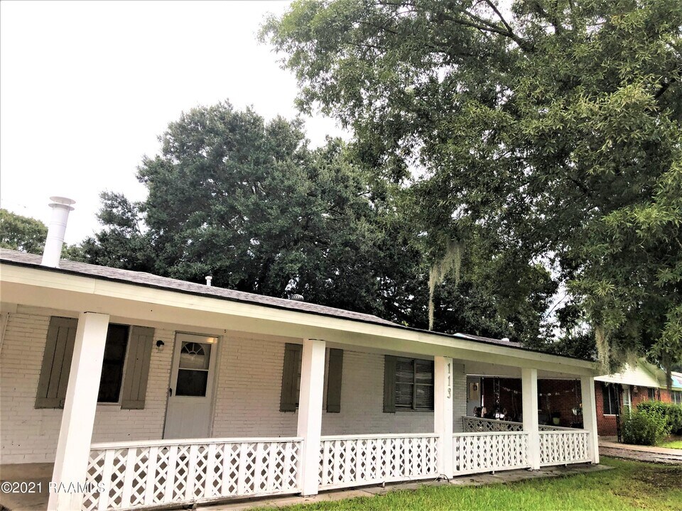 113 Charlene Dr in Lafayette, LA - Building Photo