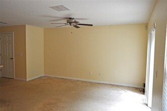 4124 Pitch Pine Cir in Oviedo, FL - Building Photo - Building Photo