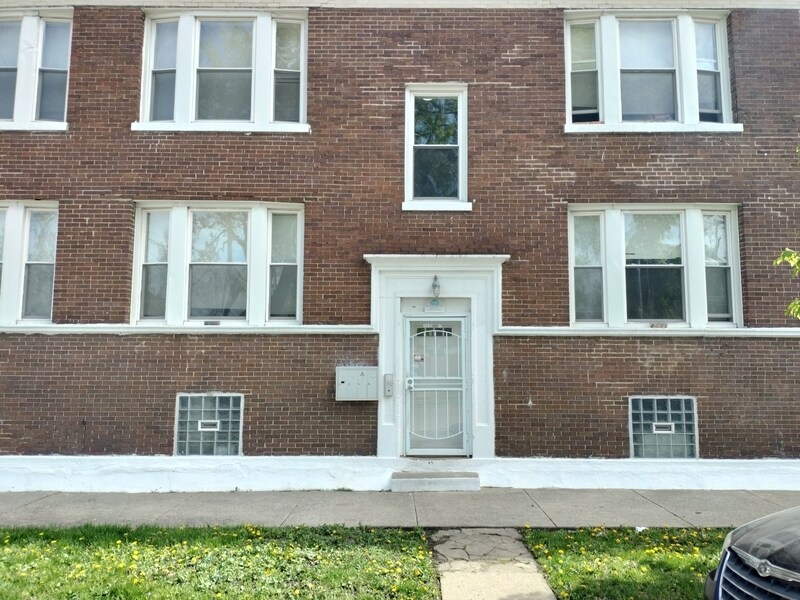 1413 W 66th St in Chicago, IL - Building Photo