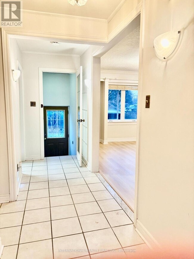 397 Centre St E in Richmond Hill, ON - Building Photo - Building Photo