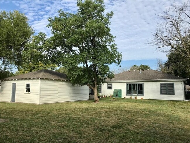 940 Plum St in Lockhart, TX - Building Photo - Building Photo