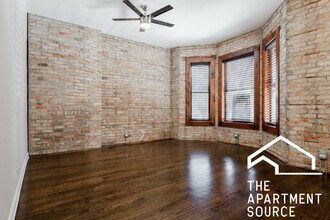 1758 W Montrose Ave, Unit 1 in Chicago, IL - Building Photo - Building Photo