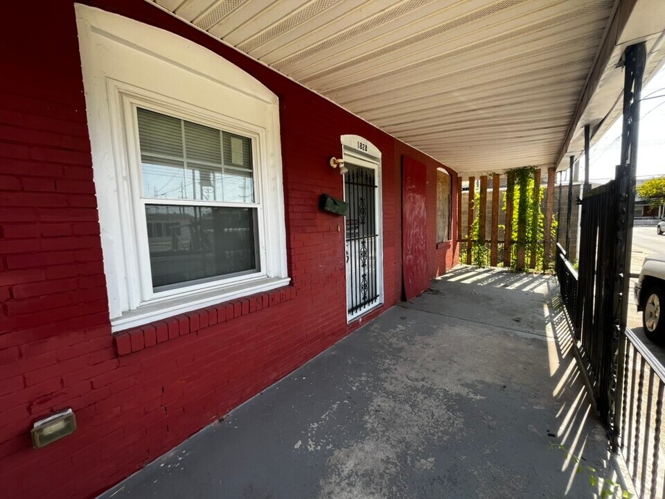 1828 Reverend J J Walters Ave in Atlantic City, NJ - Building Photo