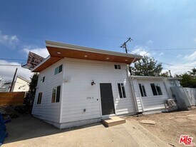 2751 Mary St in Montrose, CA - Building Photo