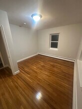 63 Selkirk Rd in Boston, MA - Foto de edificio - Building Photo