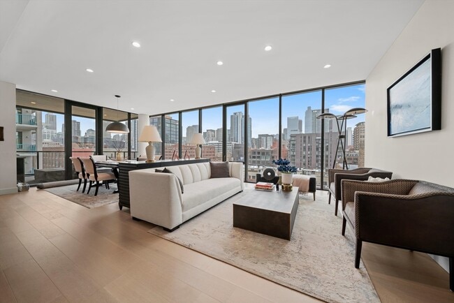 366 W Superior St in Chicago, IL - Building Photo - Building Photo