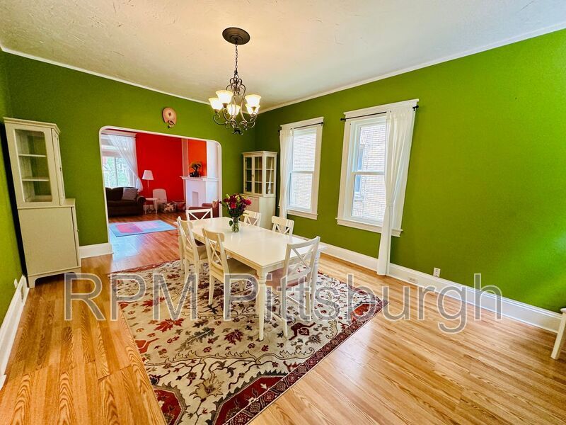 828 Mellon St in Pittsburgh, PA - Building Photo