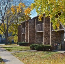 Heather Downs Apartments in Madison, WI - Foto de edificio - Building Photo