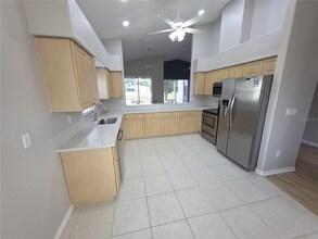 9257 Bonnie Cove Dr in Spring Hill, FL - Foto de edificio - Building Photo